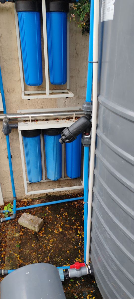 Water filtration system installed under counter in Fairland home