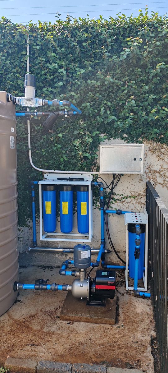 Complete borehole filtration and UV sterilisation setup