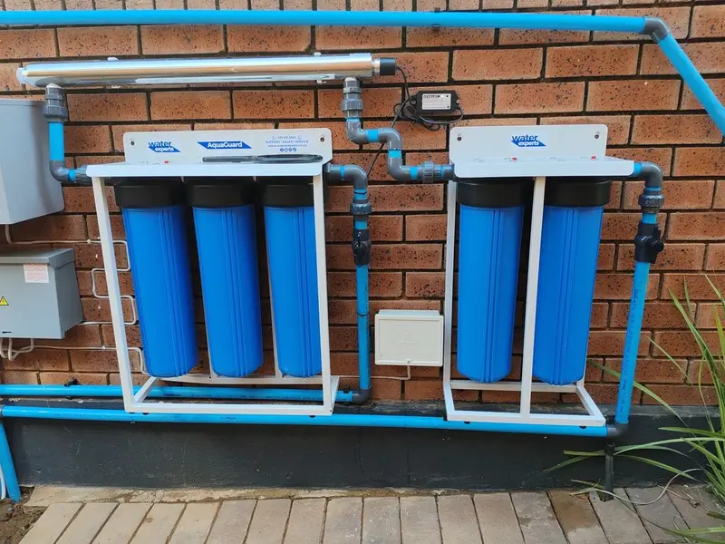 Submersible pump installation for borehole in Fairland